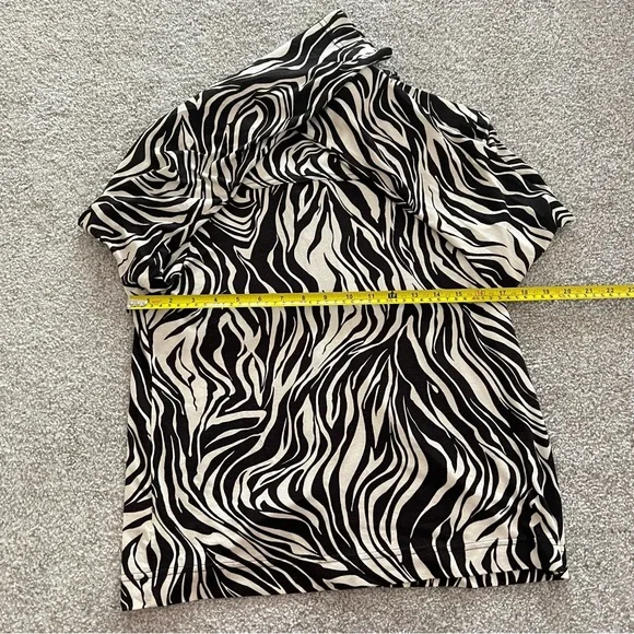 Vikki Vi Zebra Animal Print Collared Button Up Blouse Black & Cream Medium - Picture 9 of 10